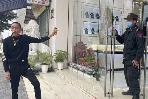 Quá trình gây án của kẻ cướp tiệm vàng ở Bắc Giang