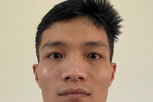 Nhân viên sửa chữa điện đột nhập cửa hàng lúc rạng sáng