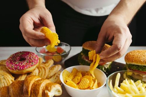 Nguy cơ mắc ung thư khi ăn khoai tây chiên, snack