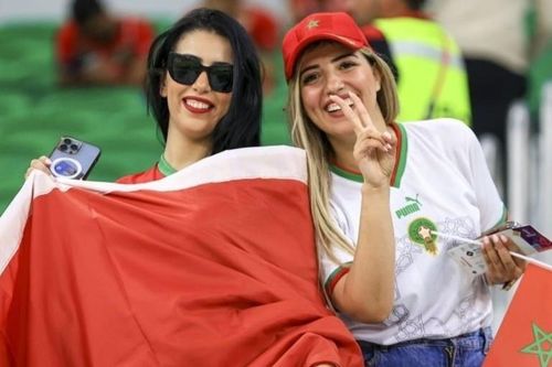 CĐV Morocco đổ ra đường khi đội nhà làm nên lịch sử