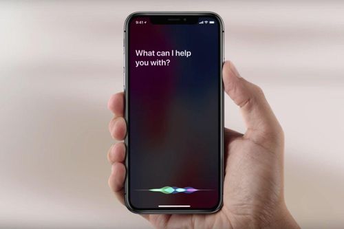 Lý do Alexa của Amazon thua kém Siri của Apple