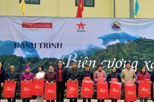 Agribank đồng hành cùng chương trình 'Hành trình biên cương xanh' tại Cao Bằng