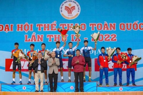 Đua xe đạp băng đồng tiếp sức: Đoàn Hòa Bình và Bình Dương giành Huy chương Vàng