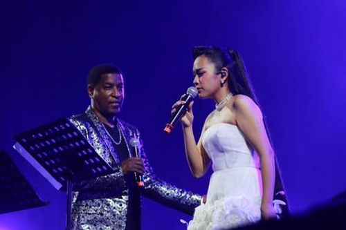 Chủ nhân 12 giải Grammy Babyface song ca bùng nổ cùng 'O sen' Ngọc Mai