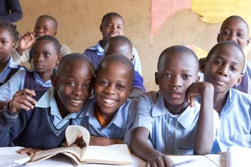 Nigeria chung tay khắc phục tệ nạn ở lứa tuổi học sinh, sinh viên