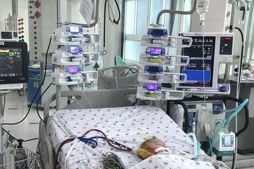 Bé 7 tháng tuổi co giật, nguy kịch vì mắc bệnh truyền nhiễm