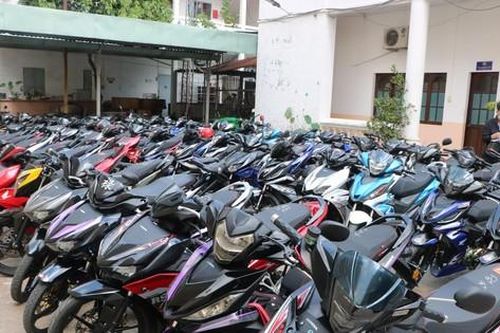 TPHCM: Hàng chục xe độ chế tụ tập 'giao lưu' theo thư mời trên mạng xã hội