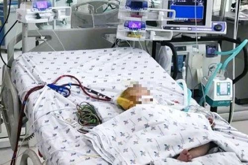 Trẻ 7 tháng tuổi co giật liên tục khi mắc sốt xuất huyết