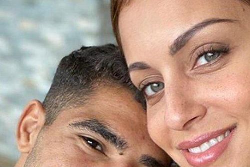 Người hùng ĐT Morocco & chuyện tình lạ với cô vợ hơn 12 tuổi