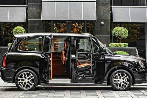 Taxi sang trọng có giá 2,85 tỷ đồng mỗi chiếc