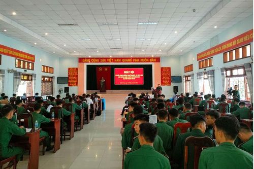 Tư vấn, định hướng nghề nghiệp cho 126 quân nhân xuất ngũ năm 2023