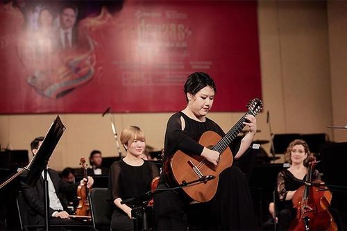 Màn biểu diễn 'xuất thần' của nữ nghệ sỹ guitar nổi tiếng thế giới Bokyung Byun tại buổi hòa nhạc của SSO