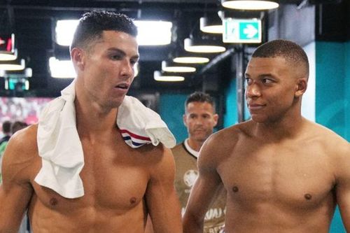 Bình luận của Mbappe khi Ronaldo đăng tâm thư