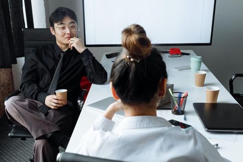 Gen Z mạnh dạn hỏi về lương, thưởng