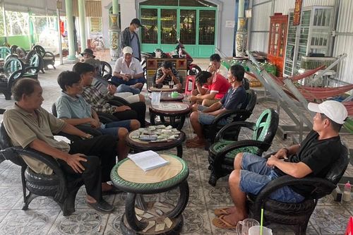Phát hiện sới bạc trực tuyến trong quán giải khát
