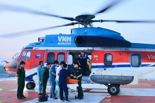Bệnh viện Quân y 175 cấp cứu kịp thời bệnh nhân từ đảo Song Tử Tây về đất liền điều trị