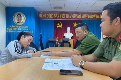 Ra đầu thú sau hơn 12 năm lẩn trốn tại nhiều quốc gia
