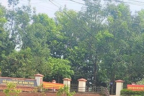 Nhận 32 tỷ, sao Sở Giáo dục Đắk Nông chưa mua máy tính bảng cho học sinh?