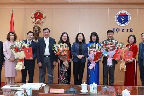 Bộ trưởng Bộ Y tế bổ nhiệm, bổ nhiệm lại nhiều lãnh đạo Vụ, Cục