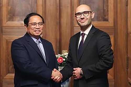 Thủ tướng đề nghị tạo điều kiện tiếp nhận người Việt làm việc tại PCA