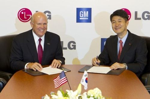 Mỹ hỗ trợ tài chính cho liên doanh sản xuất pin xe điện của GM và LG