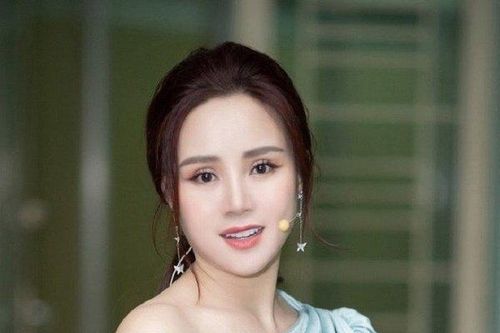 Tình hình sức khỏe ca sĩ Vy Oanh sau khi nhập viện phẫu thuật tuyến giáp