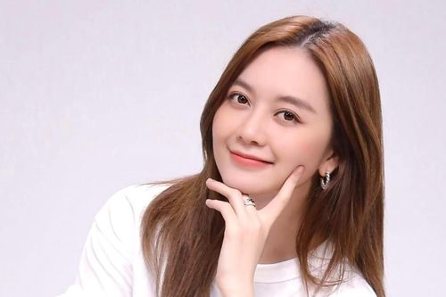 Thiều Bảo Trang có ý định 'xuất ngoại' hậu vướng vào tin đồn hẹn hò với chồng cũ Lệ Quyên?