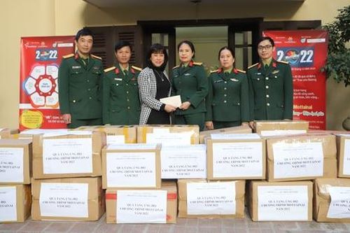 Đoàn cán bộ Nhà hát Ca múa nhạc Quân đội chia sẻ yêu thương đến Mottainai 2022