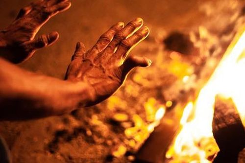 Từ vụ tử vong do sưởi ấm: Chuyên gia y tế bật mí bí kíp cứu mạng ai cũng nên biết