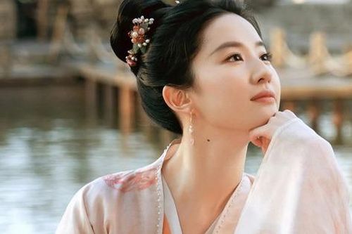 Bí quyết bảo toàn nhan sắc 'thần tiên tỷ tỷ' của Lưu Diệc Phi