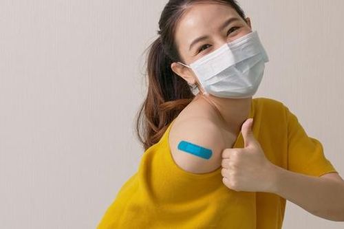 Vì sao người lớn cũng cần tiêm vaccine?