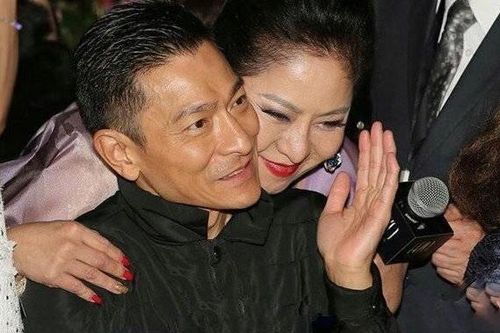 Đằng sau vụ cá cược giữa Lưu Đức Hoa và bà trùm showbiz Hong Kong