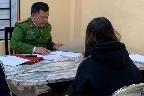 Nữ sinh hoang báo bị cướp để được mua điện thoại mới