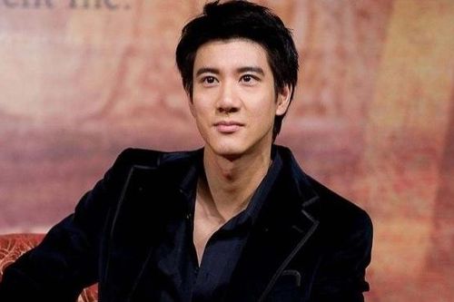 Vương Lực Hoành sống đơn độc sau bê bối đời tư