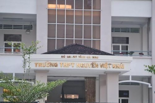 Nam sinh ở Cà Mau bị chém nhiều nhát khi tan học