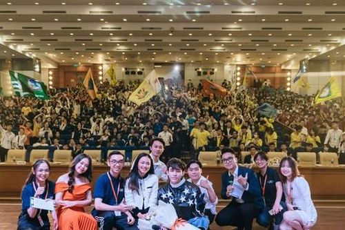 Chương trình chào tân sinh viên quy tụ hàng nghìn sinh viên Nghệ Tĩnh tại Hà Nội