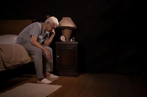 Tiểu đêm - nỗi muộn phiền ở người cao tuổi