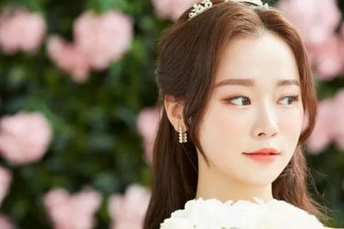 Tôi rất áy náy khi sếp gửi phong bì mừng cưới