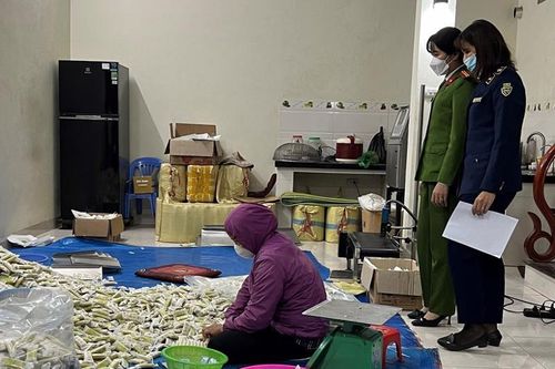 Phát hiện cơ sở sản xuất bánh gạo giả mạo nhãn hiệu Vetrue của Nhật Bản