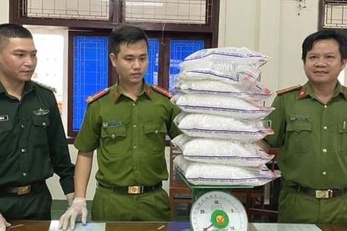 Gần 20kg ma túy trôi dạt vào bờ biển Quảng Ngãi