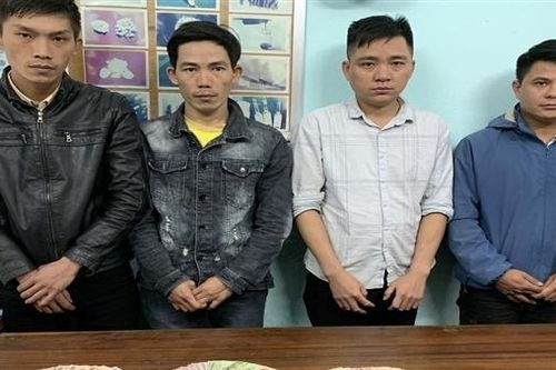Núp bóng đầu bếp để tổ chức cá độ bóng đá hàng tỷ đồng