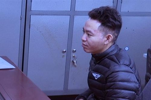 Gom hàng loạt tài khoản của bạn bè, người thân rồi rao bán