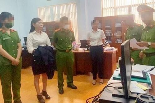 Cán bộ thuế giở trò nhận thông báo thuế phải chi 'xèng'