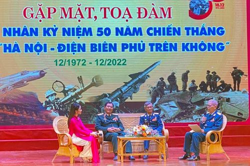 Giao lưu với các nhân chứng lịch sử 'Hà Nội - Điện Biên Phủ trên không'