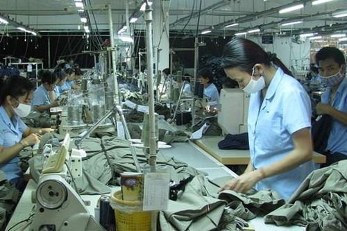 Doanh nghiệp xoay xở trong 'cơn khát' đơn hàng