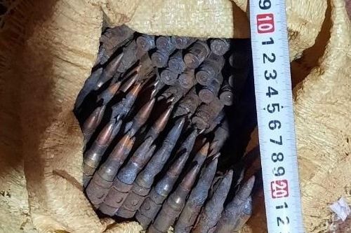 Phát hiện 200 viên đạn quân dụng trong nhà đối tượng vận chuyển thuốc nổ
