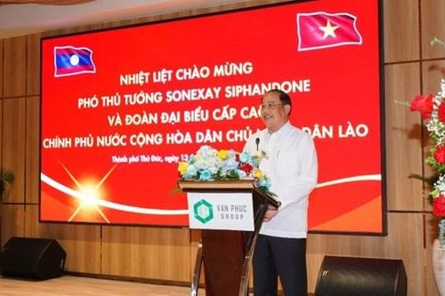 Phó Thủ tướng Lào cùng lãnh đạo UBND TP HCM thăm và làm việc tại Van Phuc City
