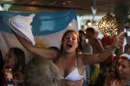 CĐV Argentina tràn ngập đường phố Buenos Aires