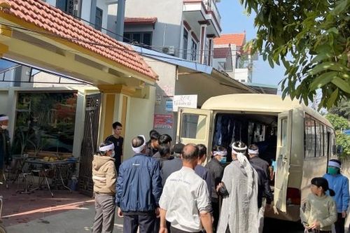 Hàng xóm xót xa đám tang người mẹ bị 3 con gái phóng hỏa ở Hưng Yên