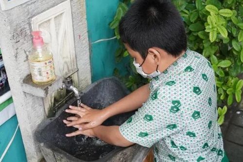 Nhà vệ sinh không còn là nỗi sợ của học sinh Indonesia